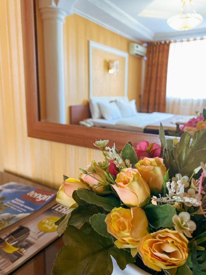 Nomad Hotel Astana Eksteriør bilde
