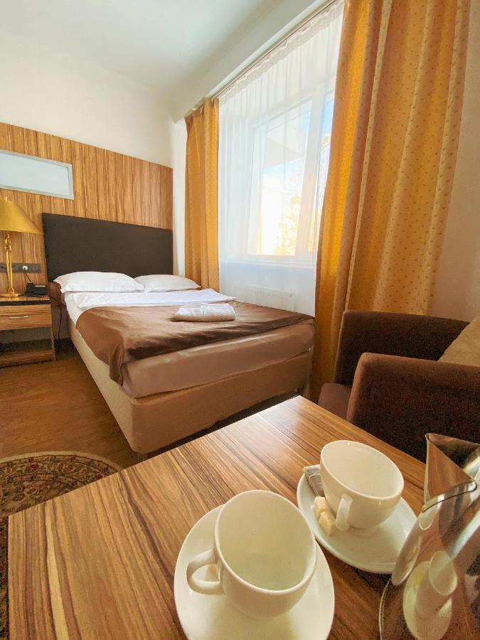 Nomad Hotel Astana Eksteriør bilde